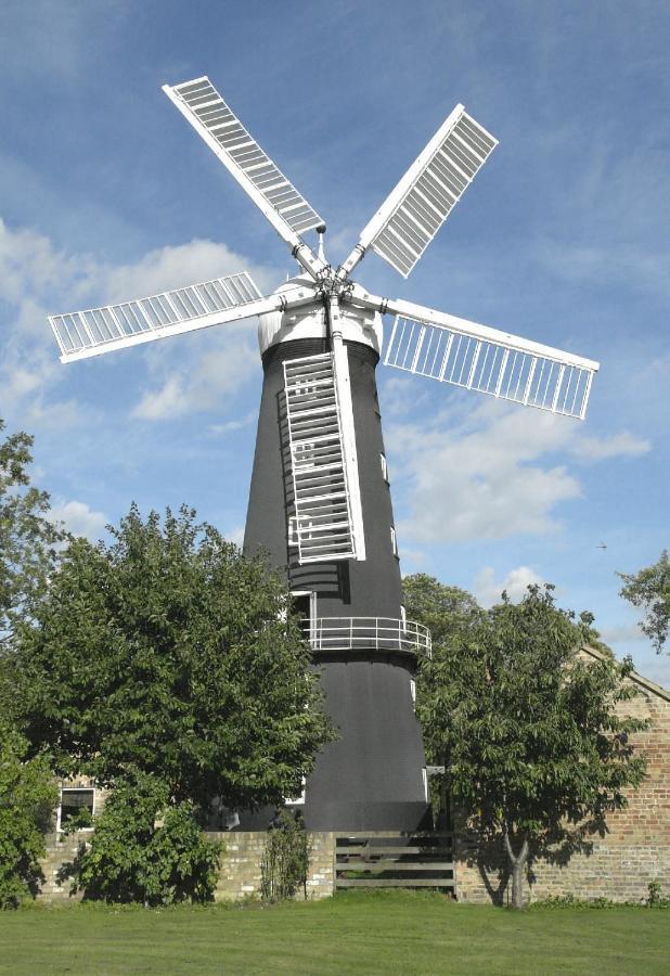 The Windmill Hotel Alford  Luaran gambar