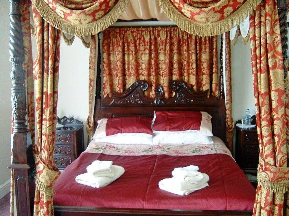 The Windmill Hotel Alford  Luaran gambar